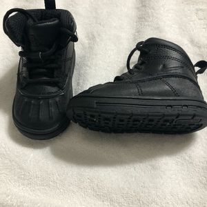 Nike boots 5c toddler boys (Will negotiate prices)